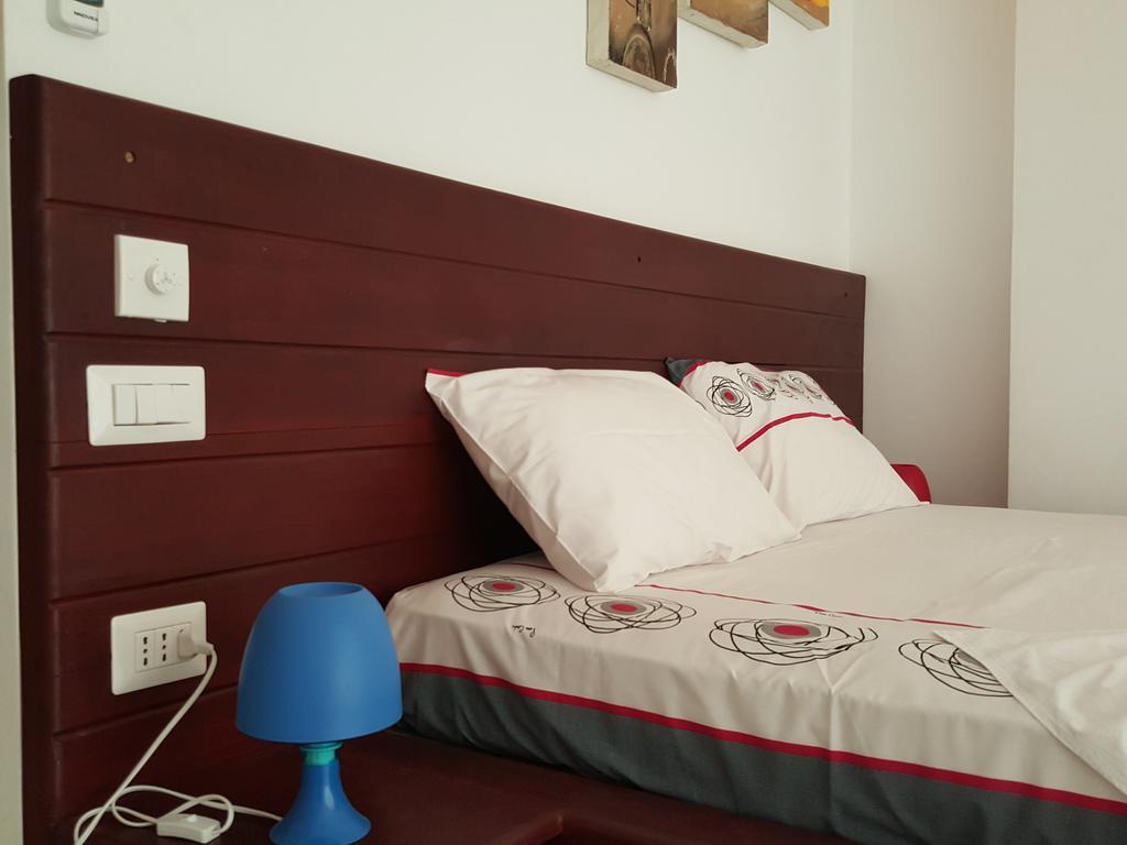 The Den Guest House ฮิกคาดูวา ภายนอก รูปภาพ