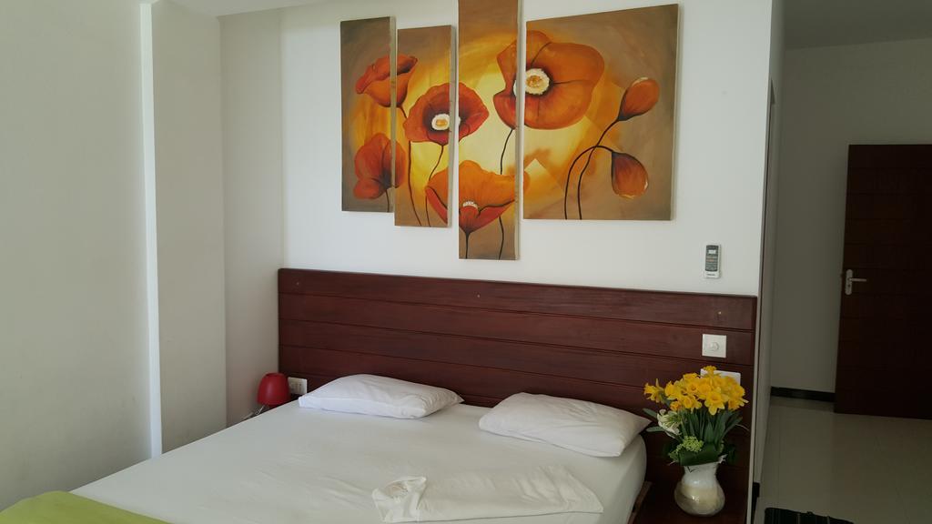 The Den Guest House ฮิกคาดูวา ภายนอก รูปภาพ